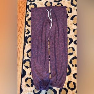 Monrow leopard print sweatpants great condition! only worn twice!